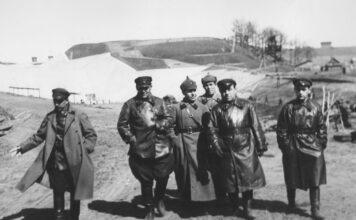 Распределение заключённых по видам работ и процент вольнонаёмных 1935 год. Г.Г. Ягода, Кузнецов, Л.И. Коган и С.Г. Фирин после осмотра Истринской плотины.